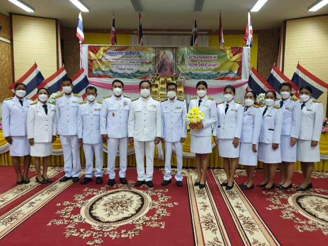 ร่วมพิธีถวายสักการะเนื่องในวันพระบาทสมเด็จพระพุทธยอดฟ้าจุฬาโลกมหาราชและระลึกมหาจักกรีบรมราชวงศ์ 6 เม